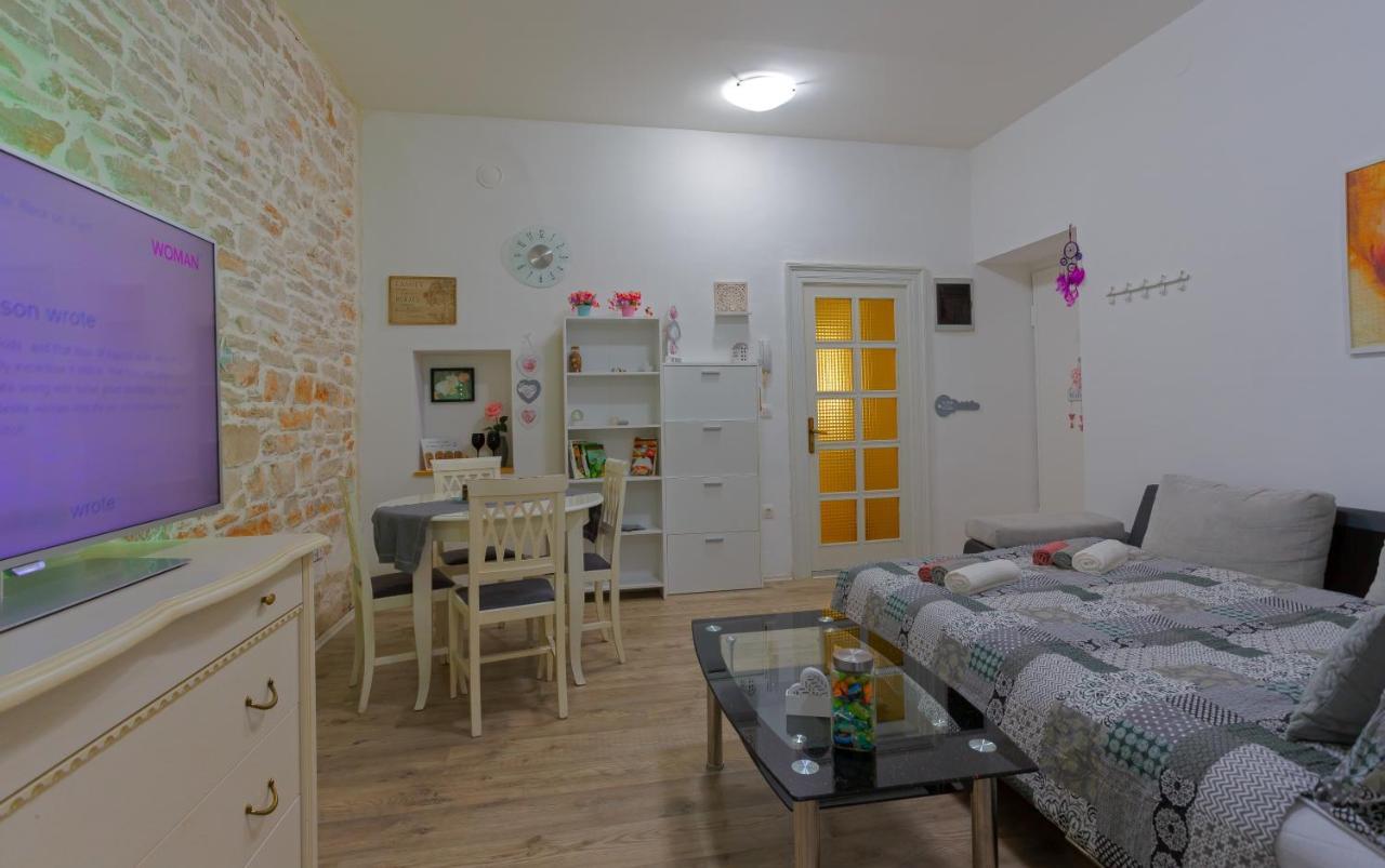 Rich Apartment Πούλα Εξωτερικό φωτογραφία