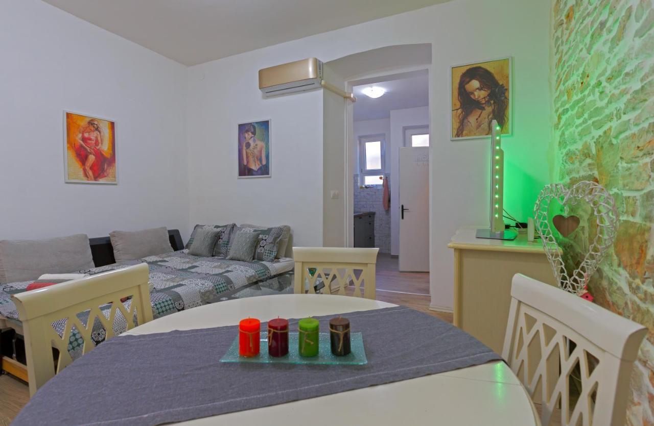 Rich Apartment Πούλα Εξωτερικό φωτογραφία