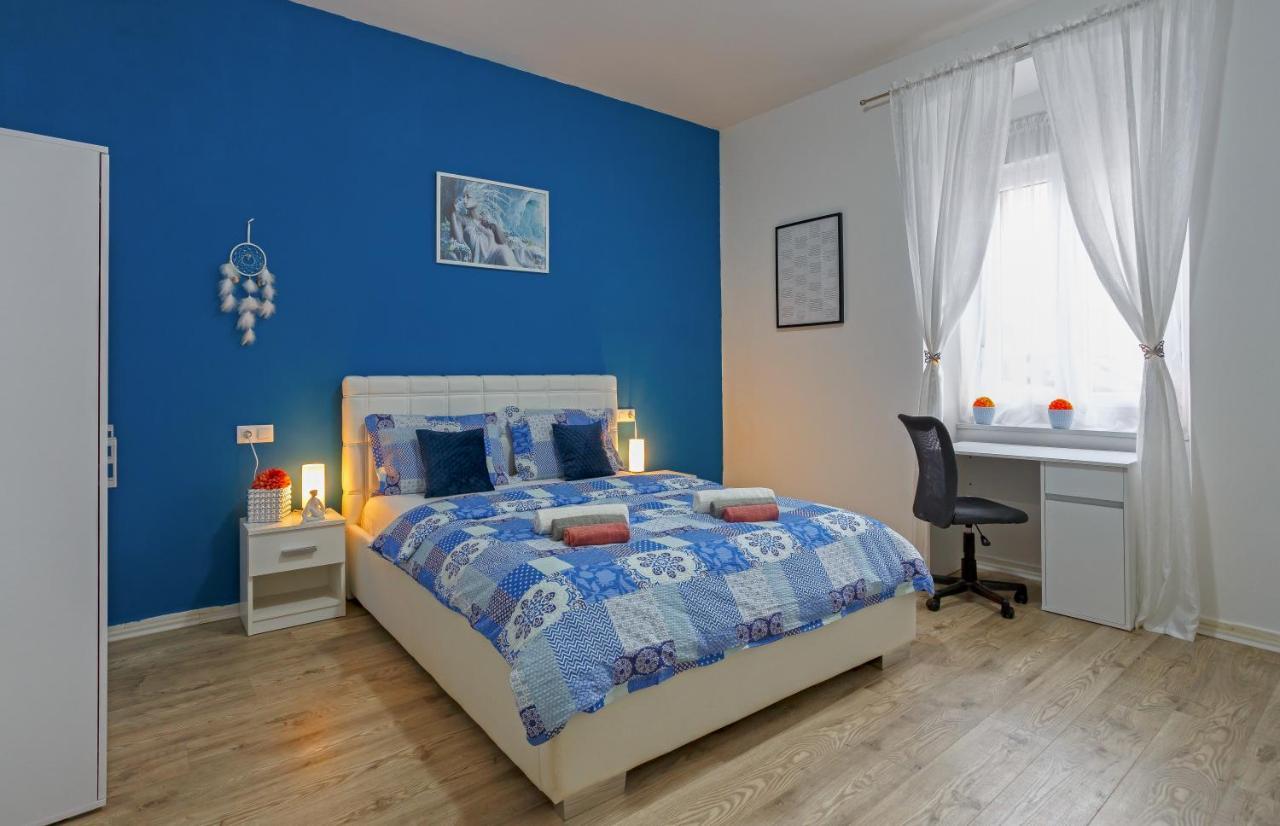 Rich Apartment Πούλα Εξωτερικό φωτογραφία