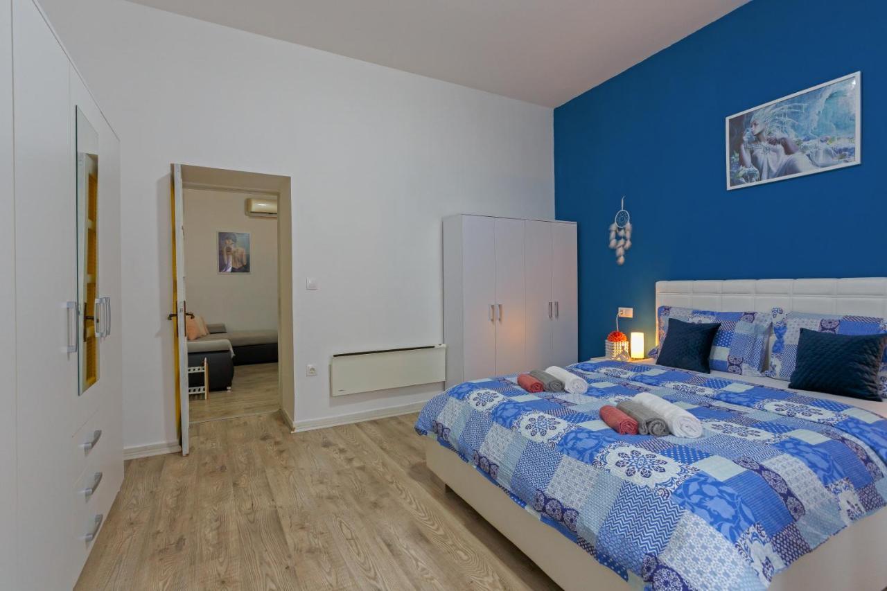 Rich Apartment Πούλα Εξωτερικό φωτογραφία